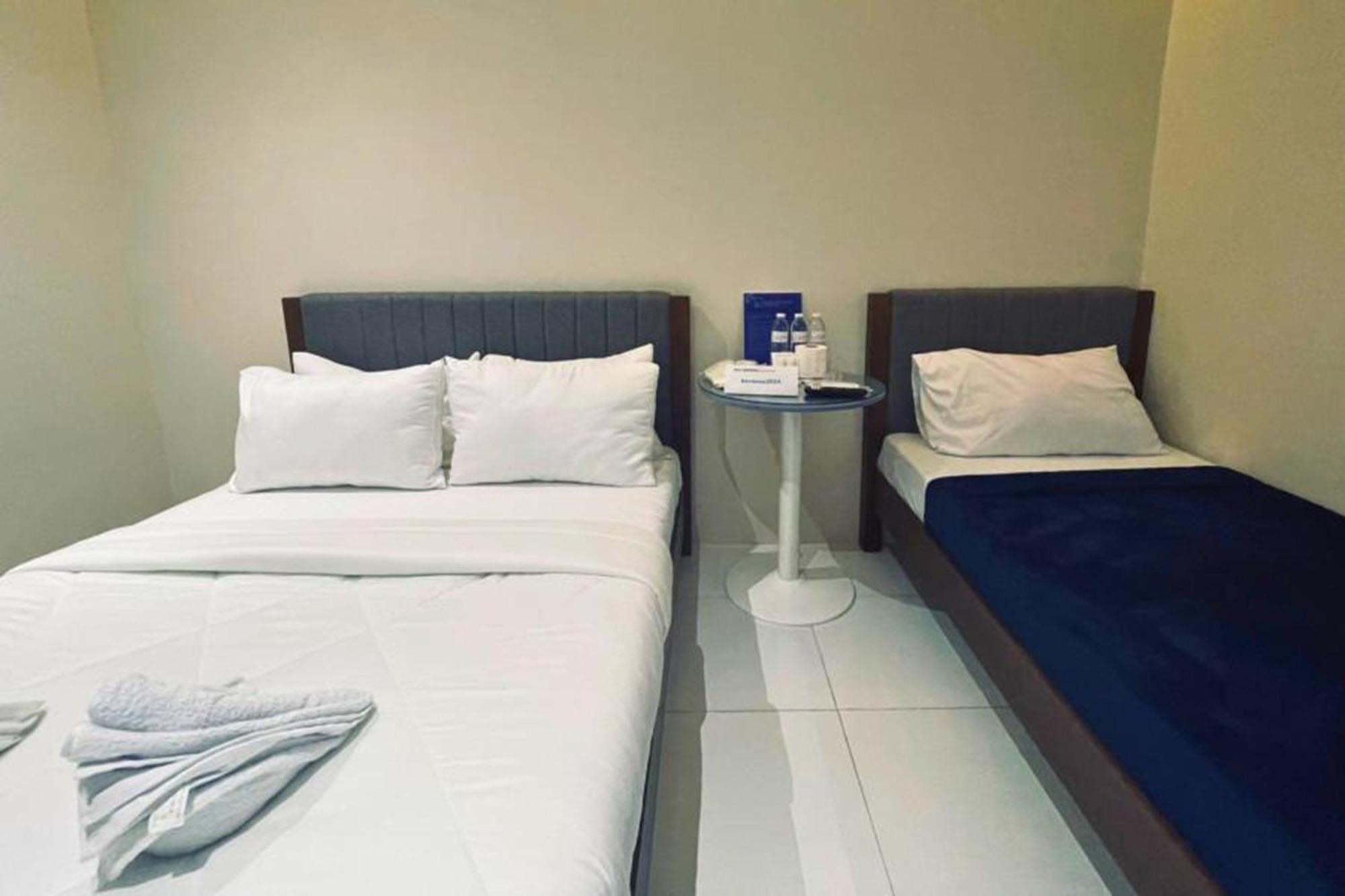 Bernese Resort Hotel Powered By Cocotel Ligao Quarto foto